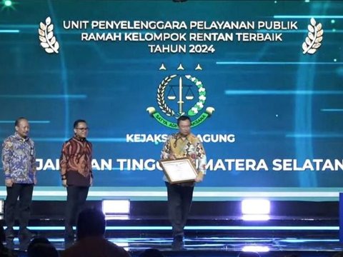 Kejati Sumsel satu-satunya instansi di Kejaksaan RI yang menerima penghargaan itu, serta termasuk dalam 10 besar Kementerian atau Lembaga terbaik di Indonesia.