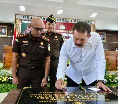 Jaksa Agung ST Burhanuddin menggelar kunjungan kerja dua hari di Kejati Lampung pada 19-20 November 2024