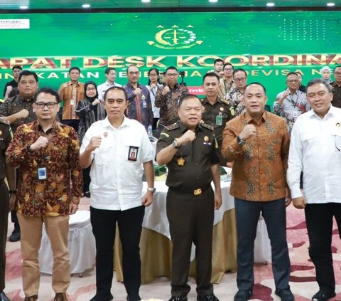 Desk Koordinasi Peningkatan Penerimaan Devisa Negara menggelar kick off meeting di kantor Kejagung Jakarta pada Selasa, 26 November 2024