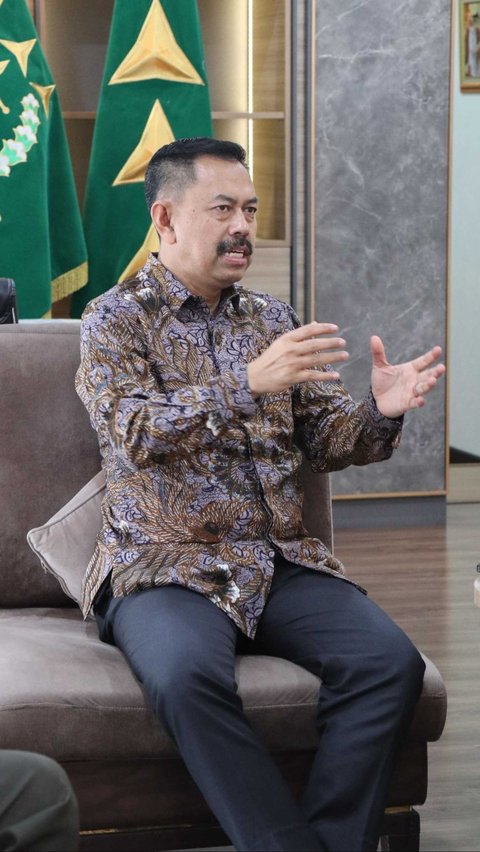 Jaksa Agung Muda Tindak Pidana Umum Prof. Dr. Asep Nana Mulyana menerima audiensi Kepala Eksekutif Pengawas Perbankan Otoritas Jasa Keuangan (OJK) Dian Ediana Rae, Jumat, 13 September 2024