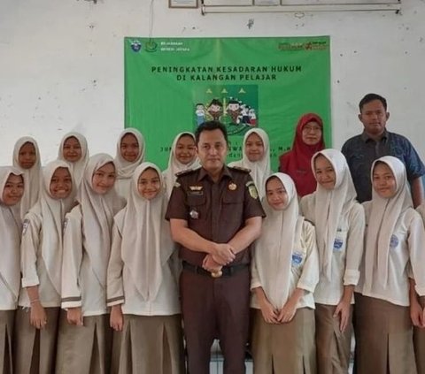 Kejaksaan Negeri Jepara menggelar Jaksa Masuk Sekolah di SMP Negeri 4 Jepara pada Kamis, 7 November 2024