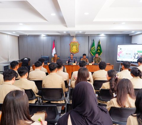 Mahasiswa FH UGM Office Tour Kejagung