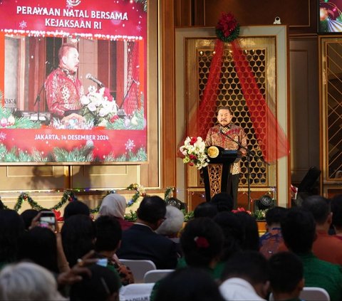 Jaksa Agung RI, ST Burhanuddin hadir di perayaan Natal warga Kristiani Kejaksaan yang berlangsung di Gedung Badan Diklat Kejaksaan, Sabtu, 14 Desember 2024