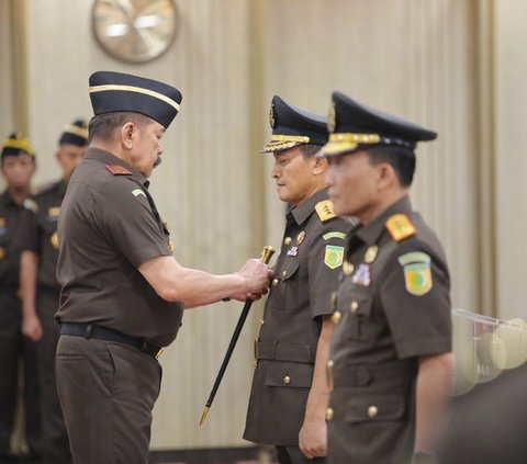 Jaksa Agung Lantik Jaksa Agung Muda Pengawasan dan Kepala Badiklat Kejaksaan Agung