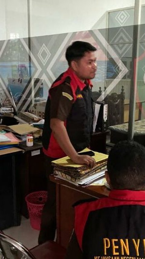 Jaksa Geledah Kantor Bupati Malra