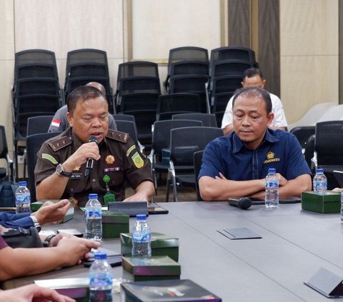 Desk Desk Koordinasi Peningkatan Penerimaan Devisa Negara menggelar rapat perdana membahas isu strategis kebocoran penerimaan negara di kantor Kejagung, pada Rabu, 18 Desember 2024