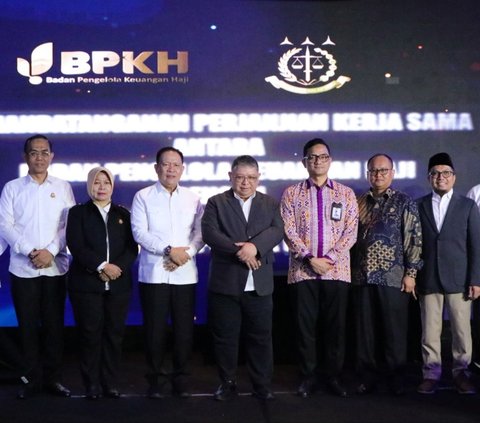 JAM-Datun Kejaksaan Agung jalin sinergi dengan BPKH melalui penandatanganan perjanjian kerja sama peningkatan kualitas pengelolaan dana haji pada Senin, 23 Desember 2024