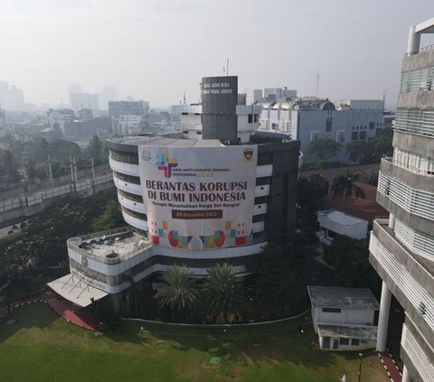 Tim Penyidik pada Direktorat Penyidikan Jaksa Agung Muda Bidang Tindak Pidana Khusus (JAM Pidsus) memeriksa dua saksi terkait perkara dugaan tindak pidana korupsi pada pengelolaan kegiatan usaha komoditi emas.