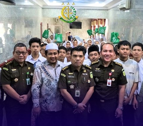 Kejaksaan Tinggi Sumatera Utara (Kejati Sumut) menggelar Jaksa Masuk Pesantren di Pesantren Al-Kautsar Al-Akbar, Jalan Pelajar Ujung, Kecamatan Medan Denai, Selasa 20 Februari 2024.