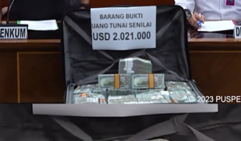 “Berhasil mengupayakan penyerahan kembali sejumlah uang sebesar USD (dollar Amerika Serikat) 619.000 dari Tersangka AQ, sehingga total penyerahan uang tersebut senilai USD 2.640.000 atau setara dengan Rp 40 miliar,”