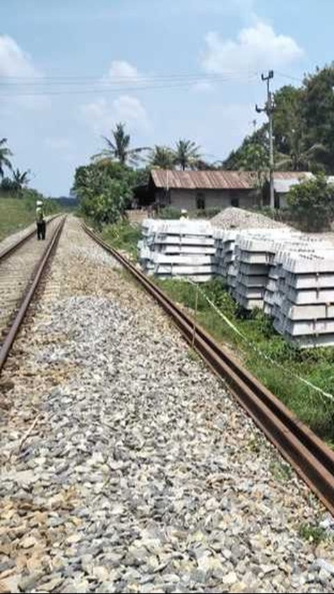 Tim Jaksa Penyidik pada Direktorat Penyidikan Jaksa Agung Muda Bidnag Tindak Pidana Khusus (JAM PIDSUS) memeriksa lima saksi terkait dugaan tindak pidana korupsi proyek pembangunan jalur kereta api Besitang-Langsa, Selasa 27 Februari 2024.