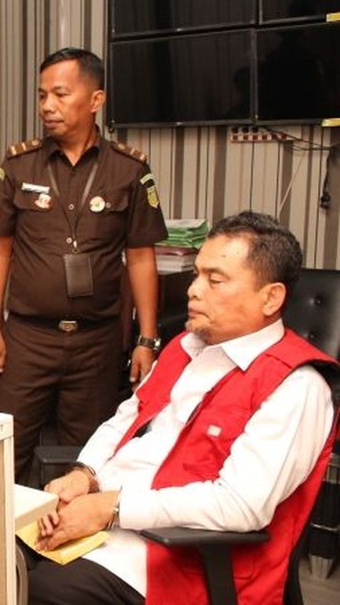 Mantan Kadinkes Sumut Ditahan Tim Penyidik Terkait Perkara Korupsi APD Covid-19 Tahun 2020