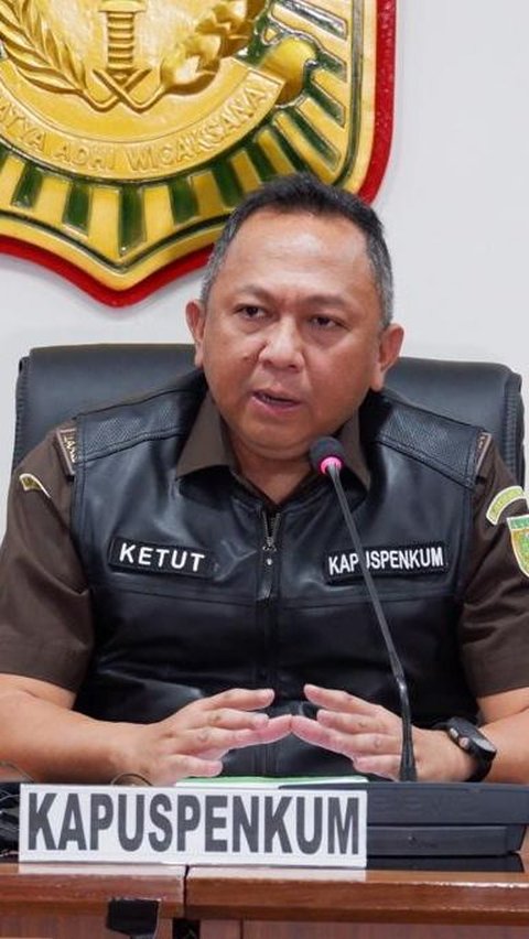 Kejaksaan Agung melalui Tim Jaksa Penyidik pada Direktorat Penyidikan Jaksa Agung Muda Bidang Tindak Pidana Khusus (JAM PIDSUS) memeriksa 4 saksi terkait perkara dugaan tindak pidana korupsi penyalahgunaan wewenang dalam penjualan emas oleh Butik Emas Logam Mulia Surabaya 01 Antam (BELM Surabaya 01 Antam) tahun 2018.