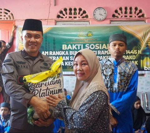 Kepala Kejaksaan Negeri Batam, I Ketut Kasna Dedi, bersama jajarannya berkeliling ke sejumlah panti asuhan, Jumat 22 Maret 2024. Mereka menyantuni anak yatim, berbuka puasa bersama, hingga berbagi takjil kepada masyarakat.