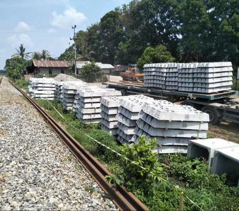 Tim Jaksa Penyidik pada Direktorat Penyidikan Jaksa Agung Muda Bidnag Tindak Pidana Khusus (JAM PIDSUS) memeriksa lima saksi terkait dugaan tindak pidana korupsi proyek pembangunan jalur kereta api Besitang-Langsa, Selasa 27 Februari 2024.