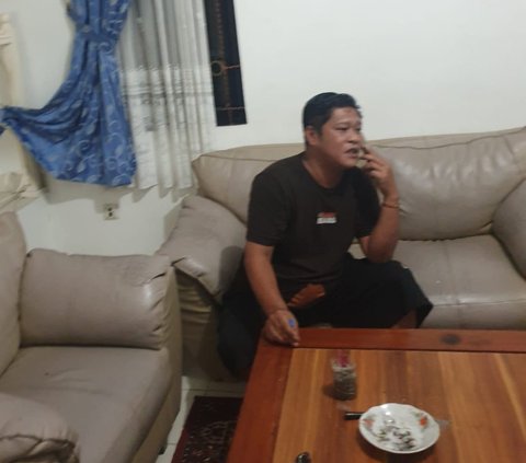 Tim Tangkap Buronan (Tabur) Kejaksaan Agung mengamankan Reigen, terpidana yang masuk ke dalam Daftar Pencarian Orang (DPO) asal Kejaksaan Tinggi Jakarta. Penangkapan dilakukan di Villa Kota Bunga, Cianjur, Jawa Barat, Rabu 17 April 2024, sekitar pukul 19.30 WIB.