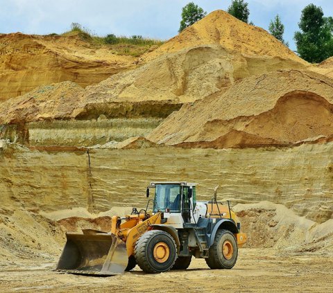 Kejagung Periksa Pemegang Saham PT Manoor Bulat Lestari Terkait Perkara Tambang Kutai Barat