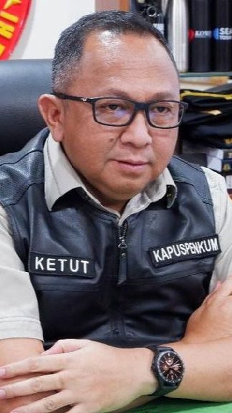 Kejaksaan Agung melalui Tim Jaksa Penyidik pada Direktorat Penyidikan Jaksa Agung Muda Bidang Tindak Pidana Khusus (JAM PIDSUS) memeriksa empat orang saksi.