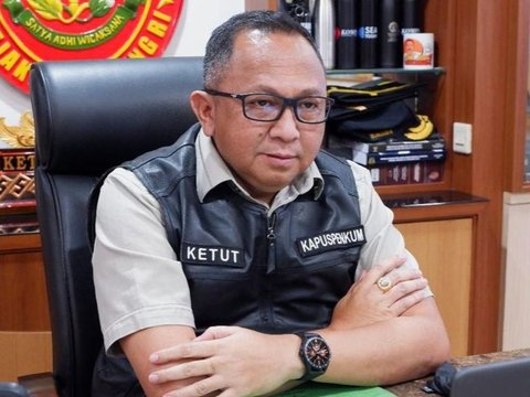 Kejaksaan Agung melalui Tim Jaksa Penyidik pada Direktorat Penyidikan Jaksa Agung Muda Bidang Tindak Pidana Khusus (JAM PIDSUS) memeriksa empat orang saksi.