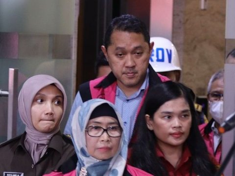 Tim Penyidik pada Direktorat Penyidikan Jaksa Agung Muda Bidang Tindak Pidana Khusus (JAM PIDSUS) Kejaksaan Agung menetapkan enam tersangka terkait perkara dugaan tindak pidana korupsi dalam tata kelola komoditi emas tahun 2010 sampai dengan 2021, Rabu 29 Mei 2024. Penetapan tersangka dilakukan setelah pemeriksaan dan berdasarkan alat bukti permulaan yang cukup.