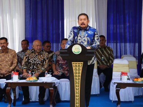 Jaksa Agung memberikan sambutan dalam acara penyerahan hewan kurban Idul Adha 1445 H.