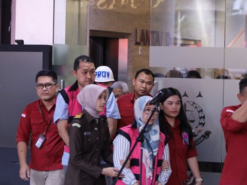 Tim Penyidik pada Direktorat Penyidikan Jaksa Agung Muda Bidang Tindak Pidana Khusus (JAM PIDSUS) Kejaksaan Agung menetapkan enam tersangka terkait perkara dugaan tindak pidana korupsi dalam tata kelola komoditi emas tahun 2010 sampai dengan 2021, Rabu 29 Mei 2024. Penetapan tersangka dilakukan setelah pemeriksaan dan berdasarkan alat bukti permulaan yang cukup.