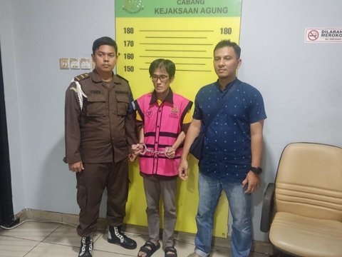 Tim Jaksa Penyidik pada Direktorat Penyidikan Jaksa Agung Muda Bidang Tindak Pidana Khusus (JAM PIDSUS) memeriksa satu saksi terkait perkara dugaan tindak pidana korupsi pada kegiatan importasi gula PT Sumber Mutiara Indah Perdana (SMIP) tahun 2020-2023, Kamis 2 Mei 2024.