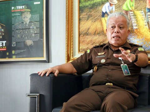 JAM PIDSUS memeriksa 3 orang saksi, terkait dengan perkara dugaan tindak pidana korupsi pada kegiatan importasi gula PT SMIP.