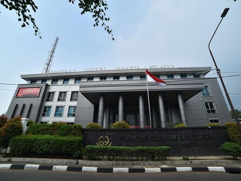 Jaksa Penuntut Umum pada Direktorat Penuntutan Jaksa Agung Muda Bidang Tindak Pidana Khusus (JAMPIDSUS) dan Kejaksaan Negeri Jakarta Selatan telah nenetapkan jadwal sidang terdakwa Helena Lim dalam perkara dugaan tindak pidana korupsi dalam pengelolaan tata niaga komoditas timah di wilayah Izin Usaha Pertambangan (IUP) di PT Timah Tbk tahun 2015-2022.