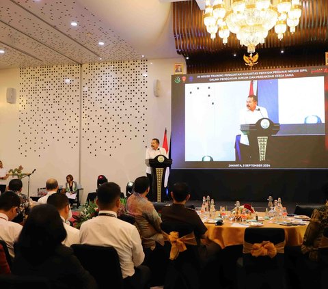 Jaksa Agung ST Burhanuddin memberikan keynote speech dalam kegiatan In House Training PPNS di Hotel Le Meridien, Jakarta, Selasa, 3 September 2024 acara