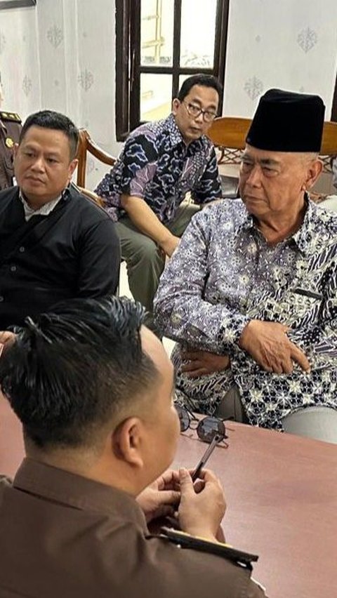 Kejari Indramayu Terima Pelimpahan Tersangka APRG dan Barang Bukti (Tahap II) dalam Perkara Pencucian Uang