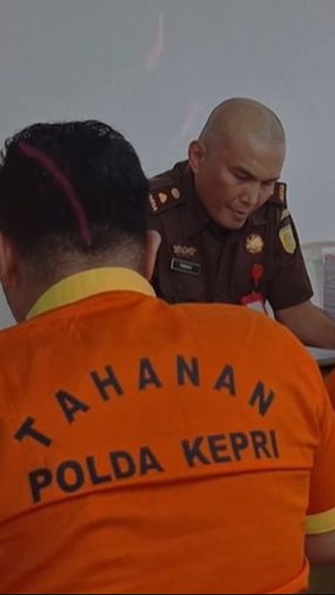 Kejati Kepri Terima Pelimpahan 12 Tersangka dan Barang Bukti Perkara Narkotika, 10 di Antaranya Oknum Polisi