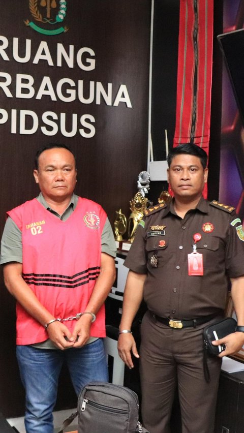 Tersangka Korupsi Rp2,5 Miliar, Kontraktor Pasar Langgur Dibekuk Kejati Maluku Saat Turun dari Pesawat