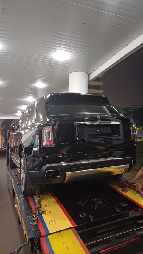 Penampakan Mobil Mini Cooper dan Rolls Royce yang Disita Jaksa Saat Geledah Rumah HM, Tersangka Perkara Komoditas Timah